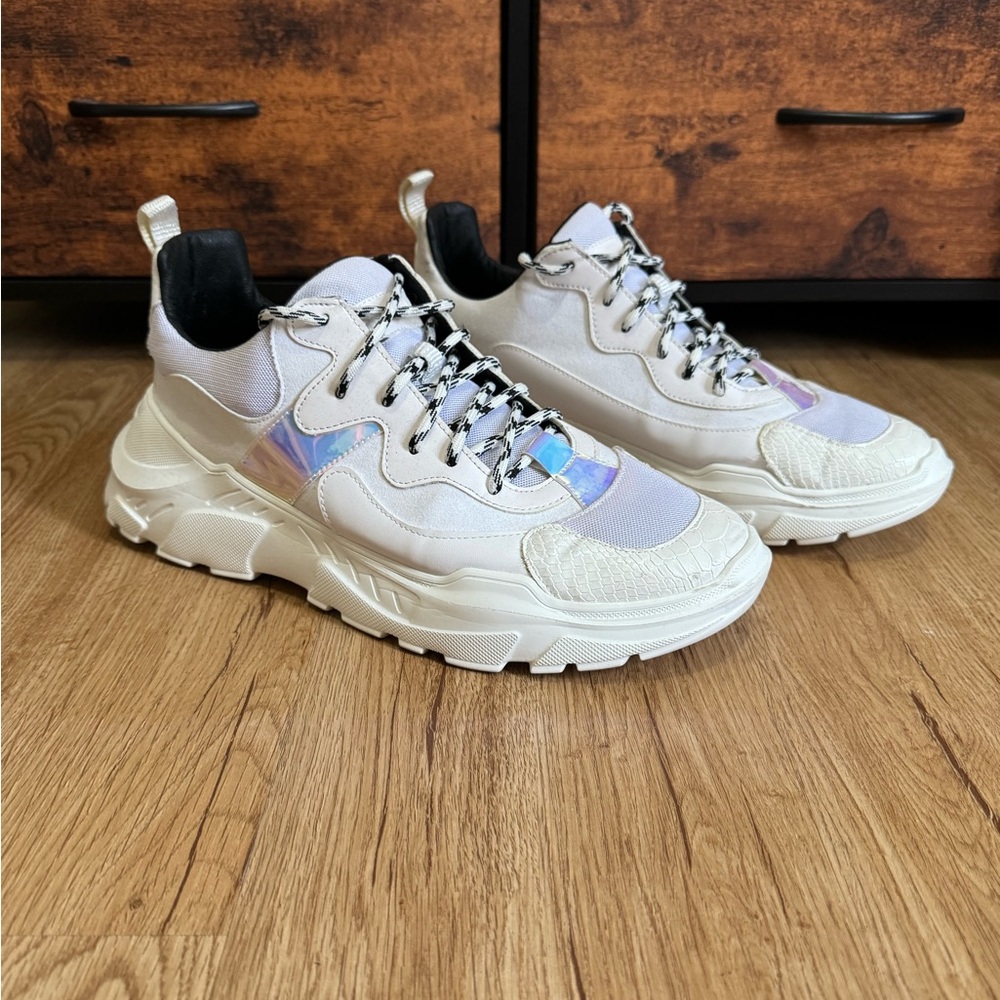 Stylish Cream Athletic Shoes for Men